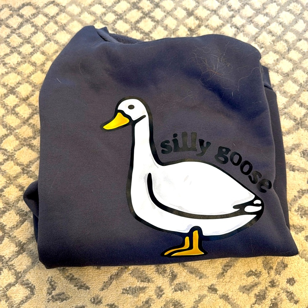 Silly goose crew neck